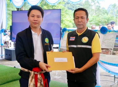 ลงพื้นที่ตรวจราชการเพื่อแก้ไขปัญหาความเดือดร้อนของเกษตรกรด้านแหล่งน้ำ ในพื้นที่จังหวัดนครศรีธรรมราช โดยมี นายประวัติ แดงบรรจง รองอธิบดีกรมส่งเสริมสหกรณ์ และผู้บริหารหน่วยงานสังกัดกระทรวงเกษตรและสหกรณ์ ร่วมลงพื้นที่ ณ โรงเรียนบ้านน้ำร้อน ตำบลสี่ขีด อำเภอส ... พารามิเตอร์รูปภาพ 43